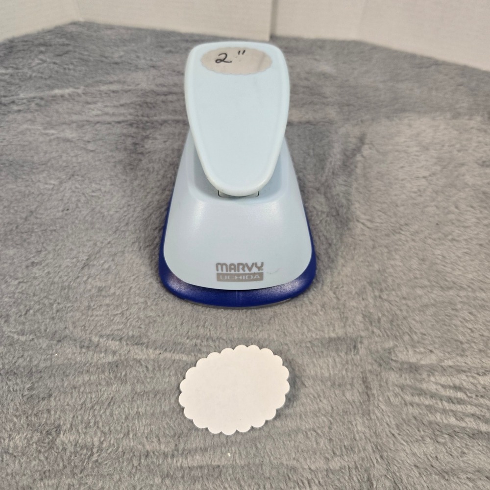 Marvy Uchida Clever Lever Super Jumbo Scalloped Oval Craft Punch 2 Inch Blue